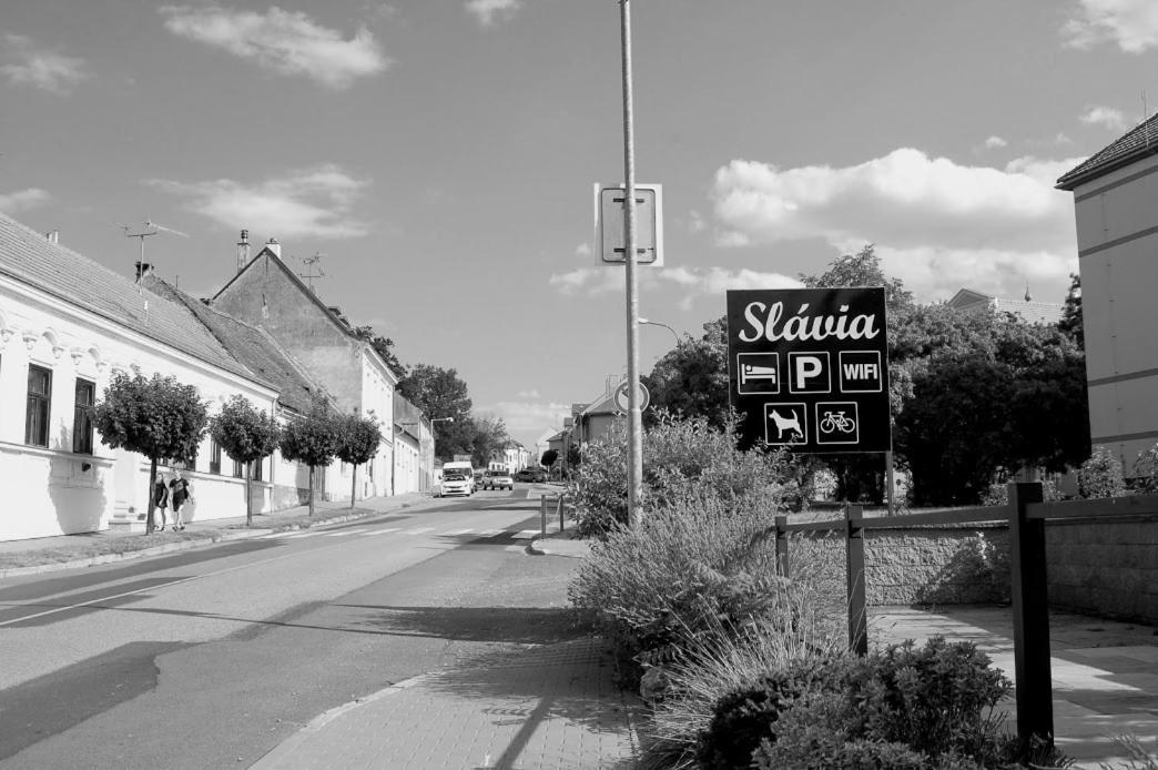 Slavia Penzion Мікулов Екстер'єр фото